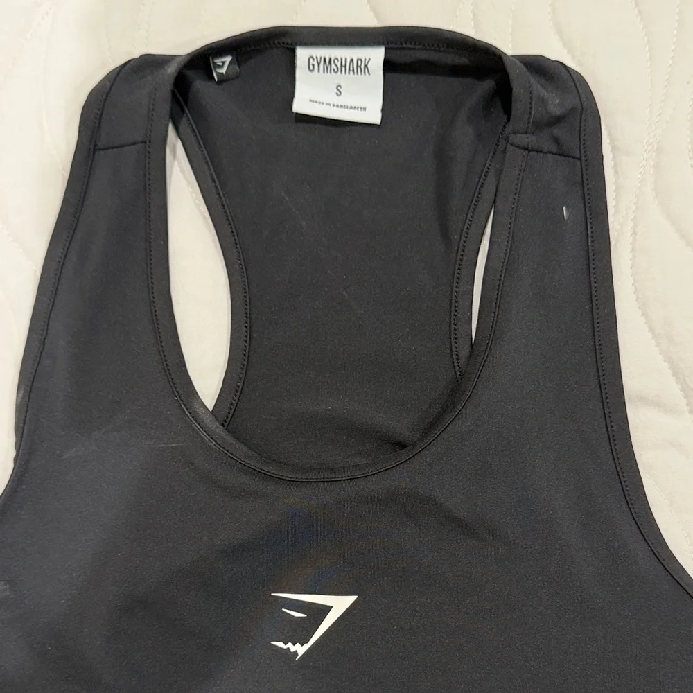 Gymshark Women's Sleek Black Tank Top - Picture 2 of 3